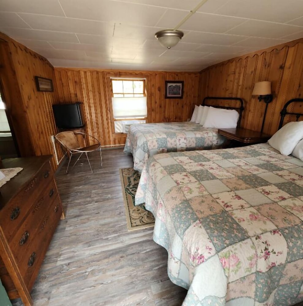 Standard Cabin, 2 Double Beds photo 1