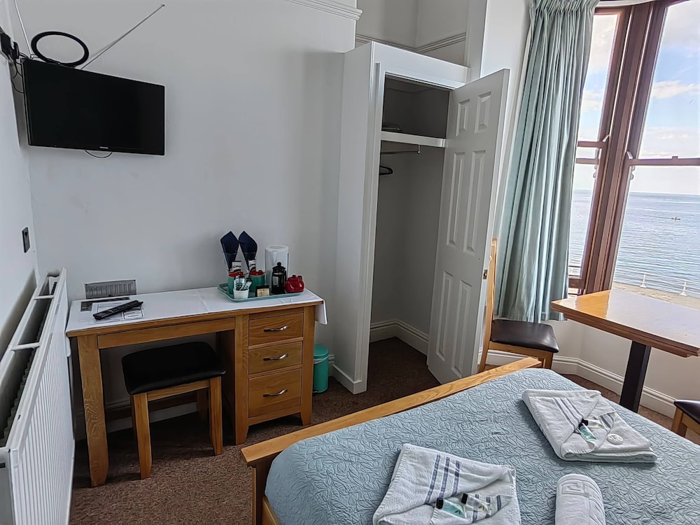 Double Room, Ensuite, Sea View photo 2