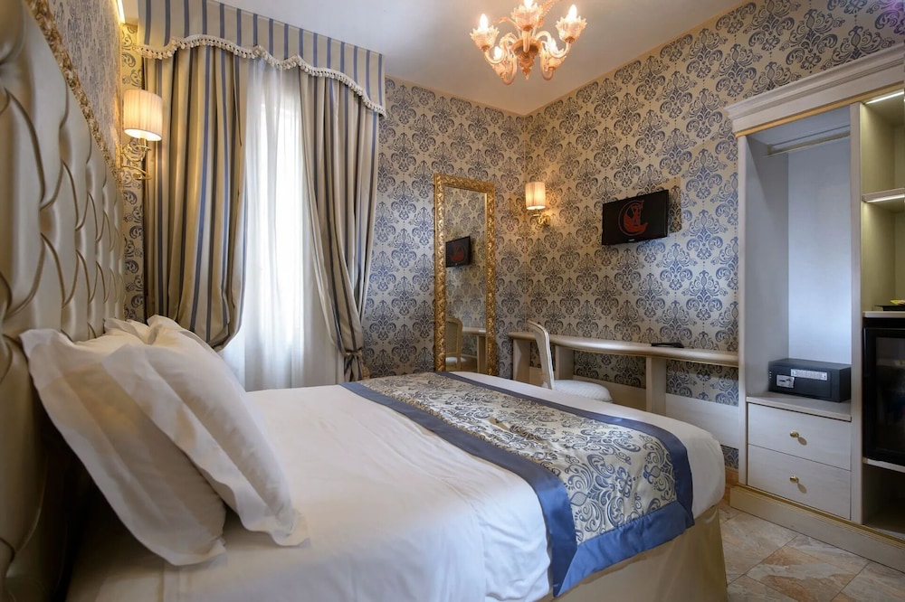 Large Single Room