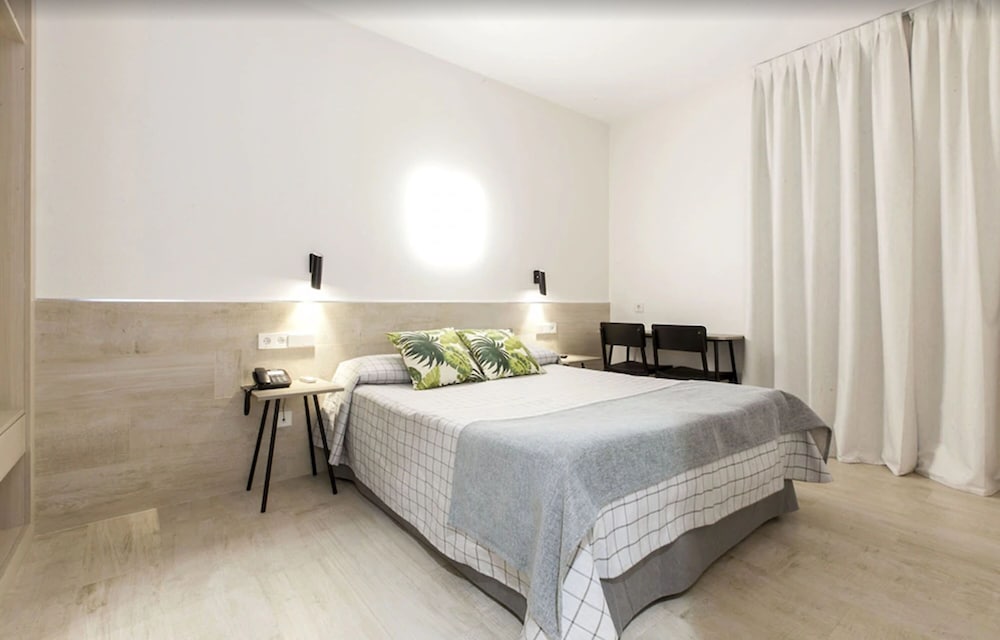 Double Room, 1 Double Bed