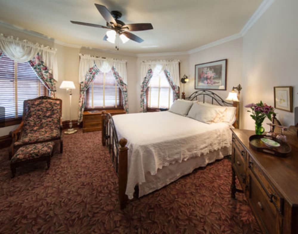 Room, Non Smoking, Private Bathroom (Turret Room)