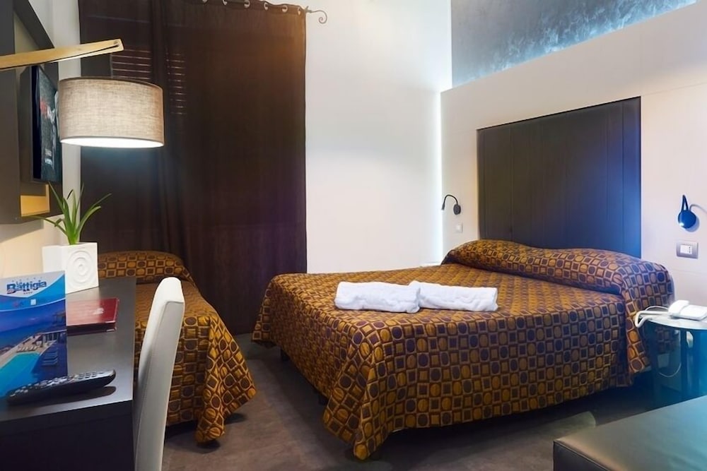 Standard Triple Room - Photo 2