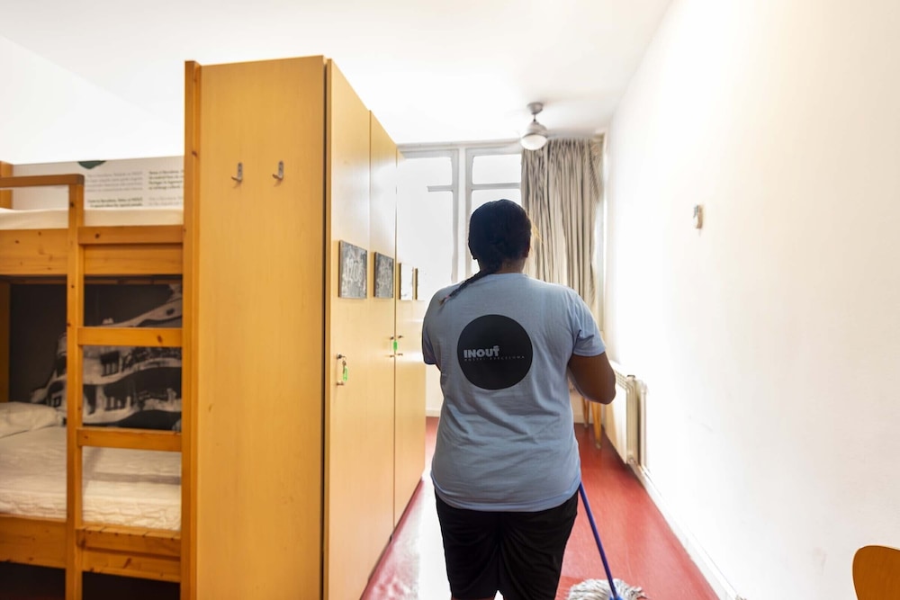 Shared Dormitory, Women only, Private Bathroom 10 Beds photo 3