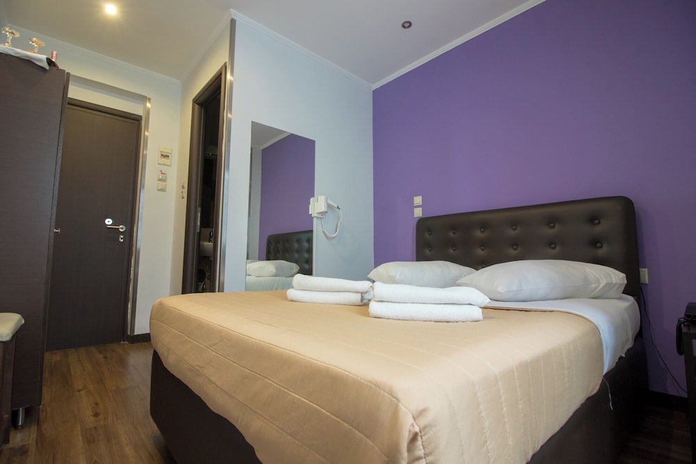 Basic Double Room photo 2