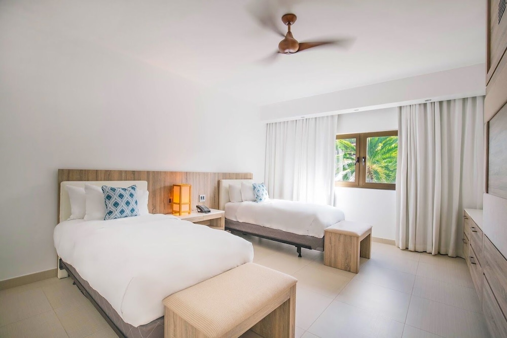 Executive Suite, Multiple Beds, Ocean View, Oceanfront (Ocean Front Three Bedroom Villa)