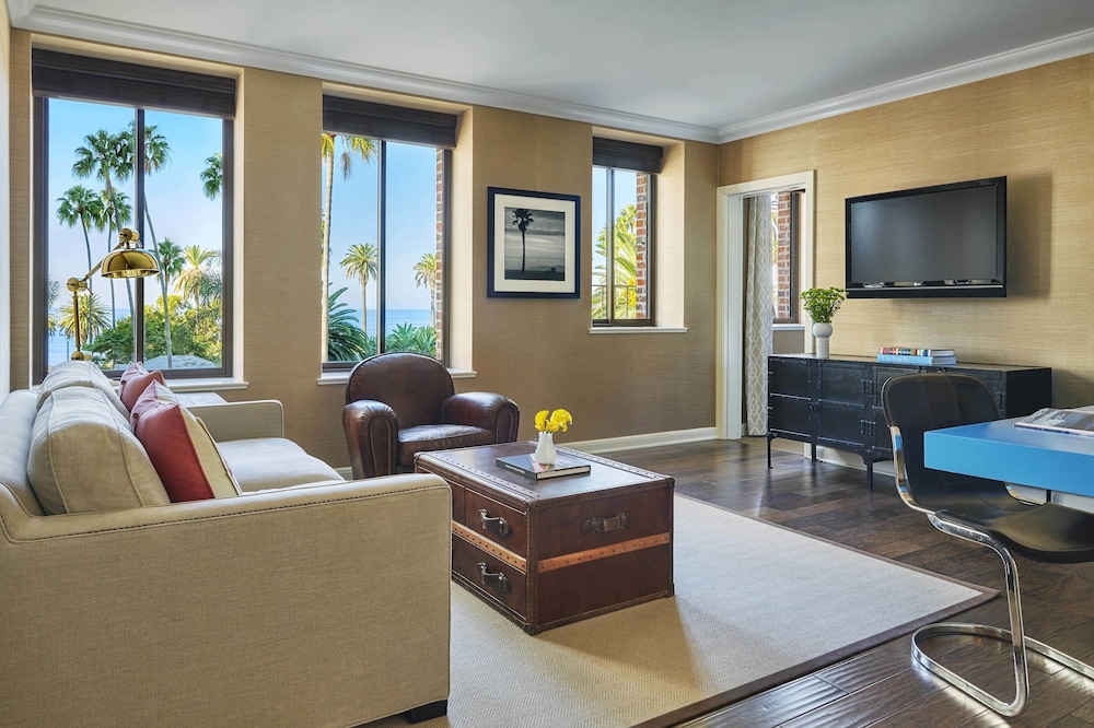 Signature Suite, 1 King Bed with Sofa bed, Ocean View - Photo 1