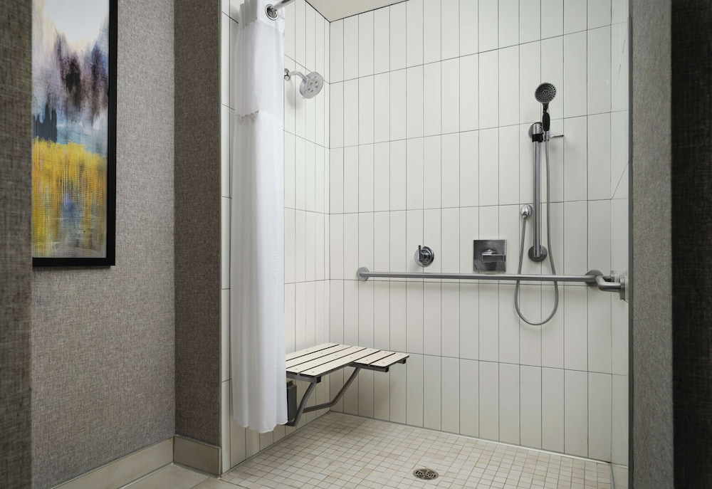 Room, 1 Bedroom, Accessible (Mobility, Roll-In Shower)
