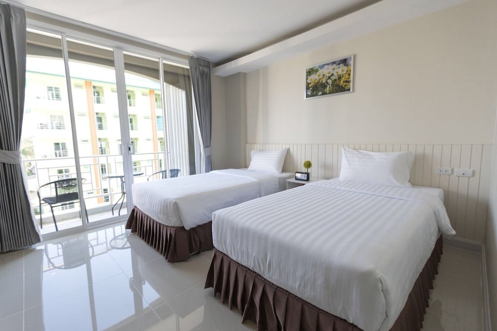 Standard Twin Room - Photo 1