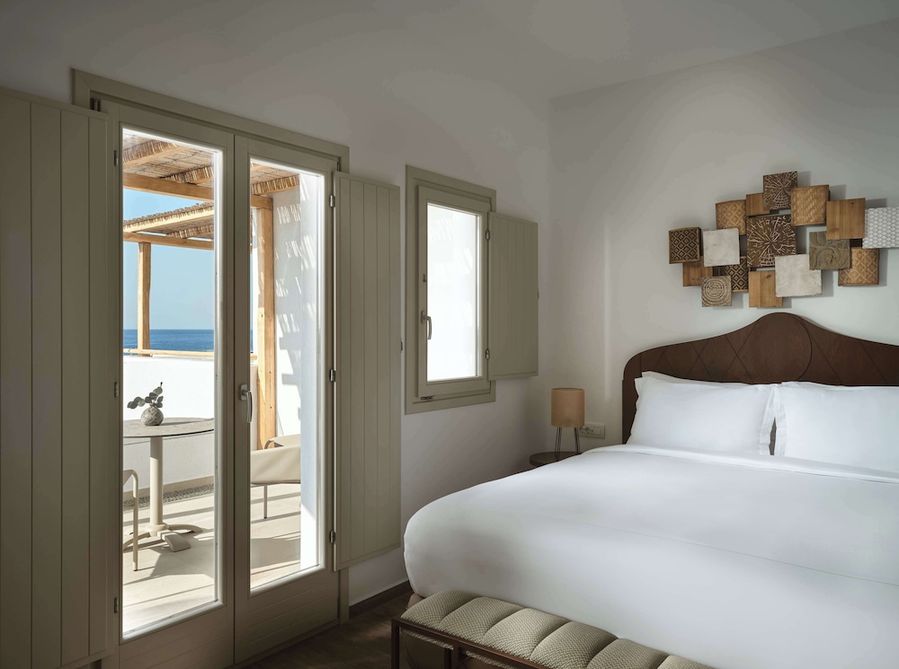 Premium Suite, 1 King Bed, Pool View (Duplex)