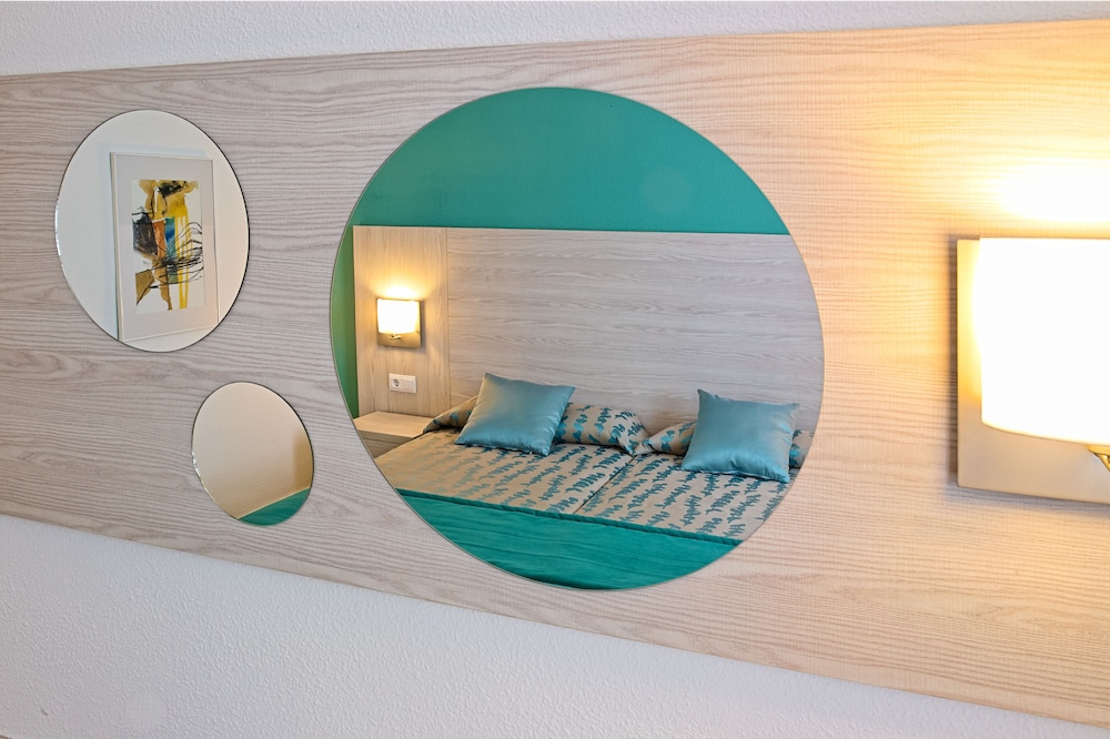 Apartment, 1 Bedroom, Balcony (3 adults + 1 child) photo 2