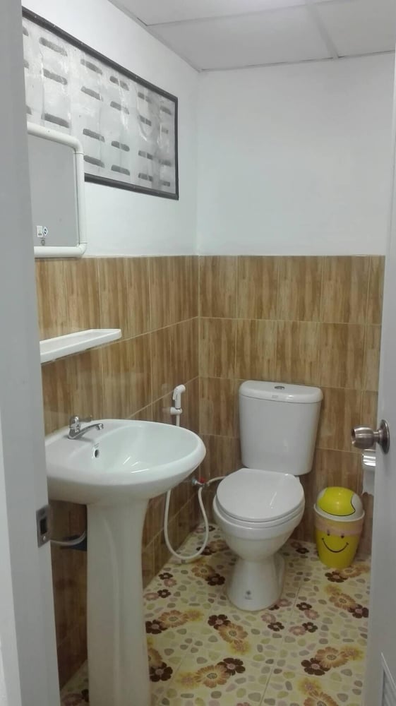 Standard Double Room with Air Condition Private Bathroom photo 2