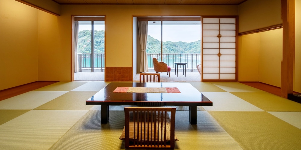 Japanese Style Room for 5 Guests, Ocean View photo 3
