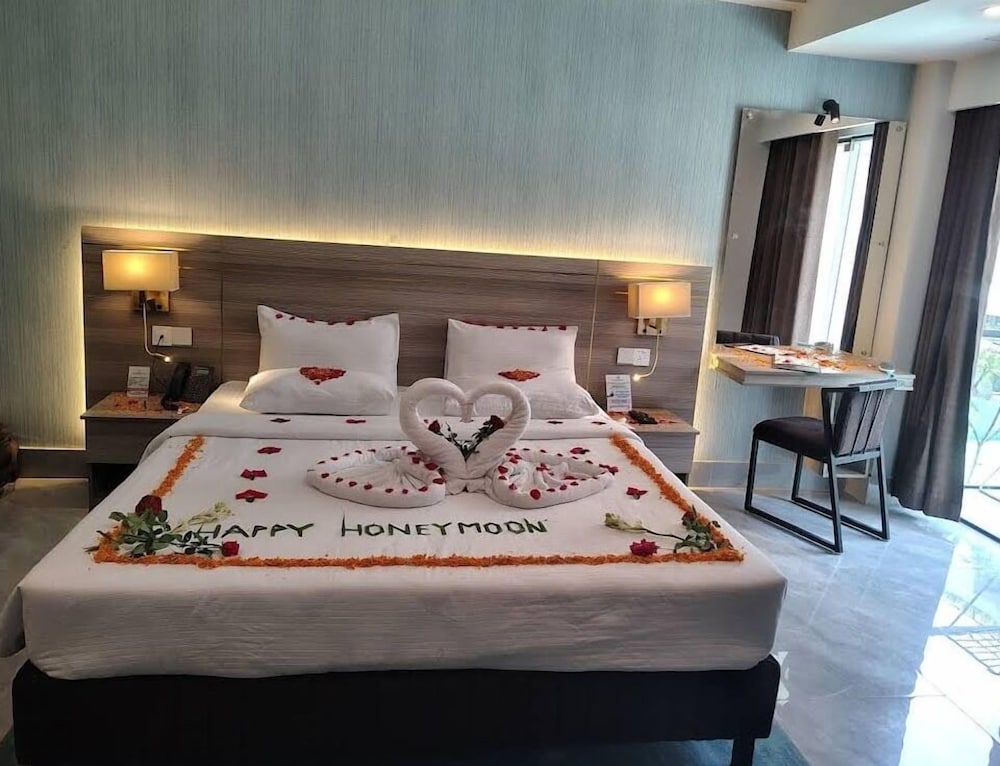 Deluxe Double Room, Garden View