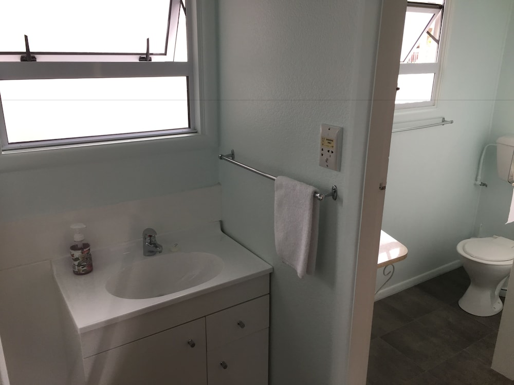 Dollarwise, Two Bedroom photo 3