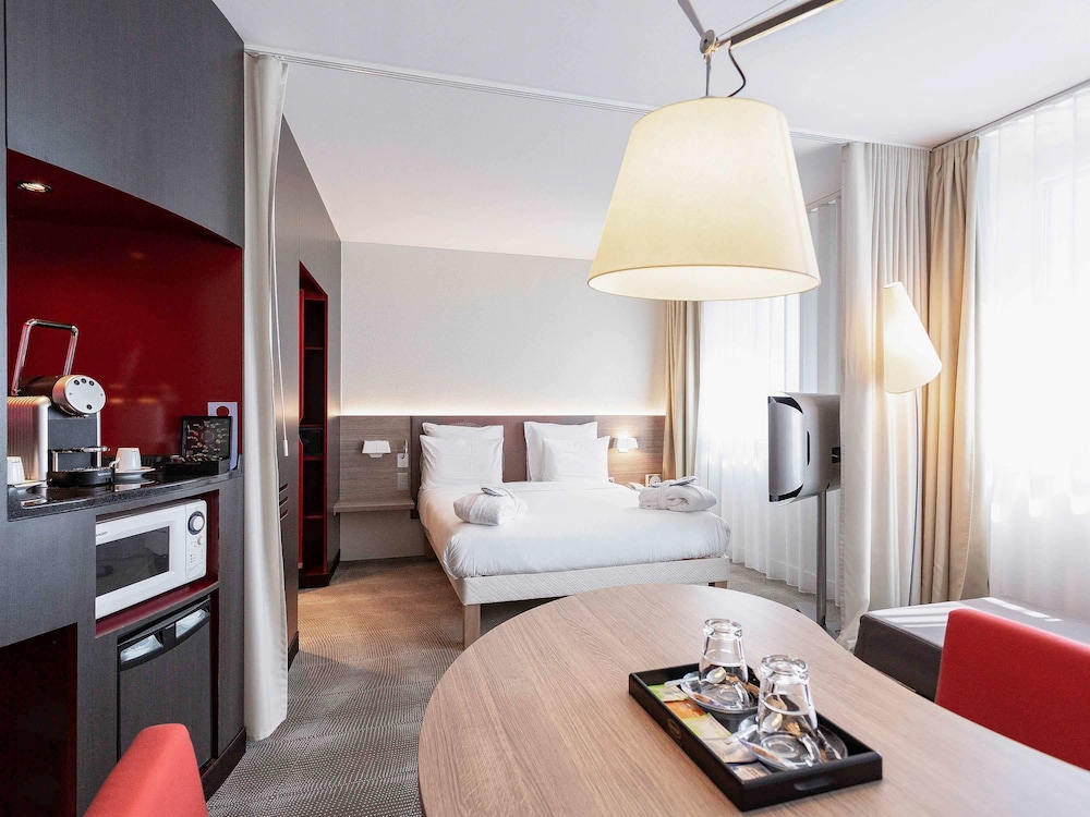 Executive Suite - Photo 3