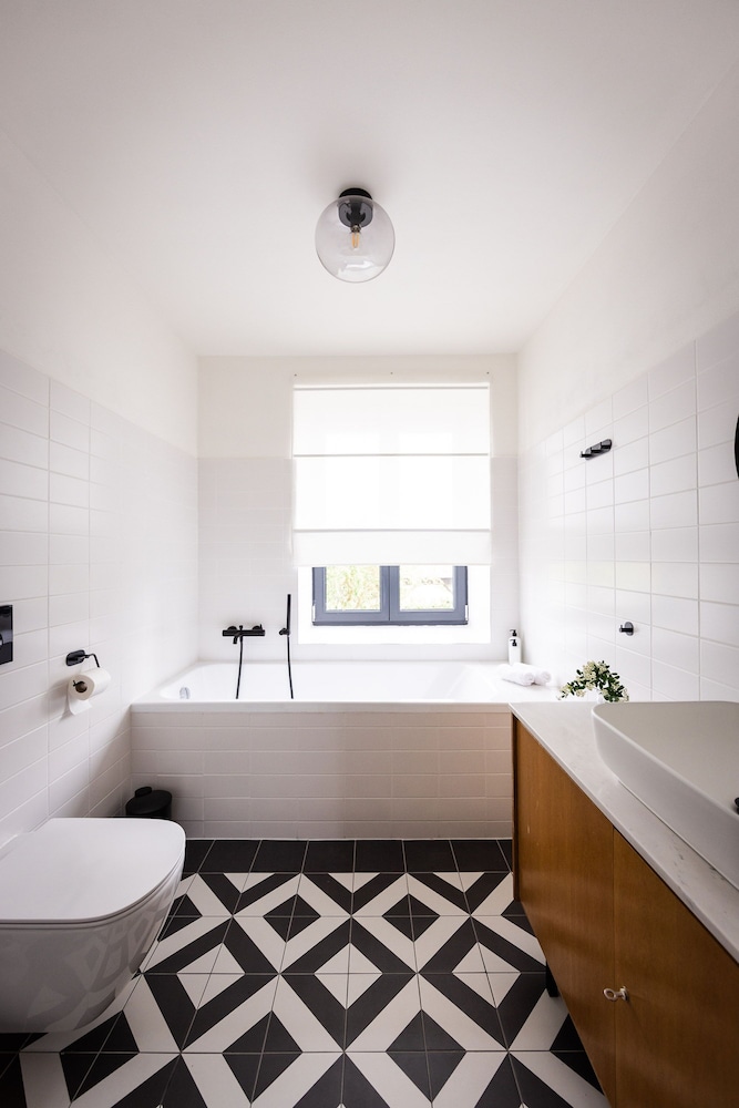 Suite, 1 Bedroom, Bathtub photo 2