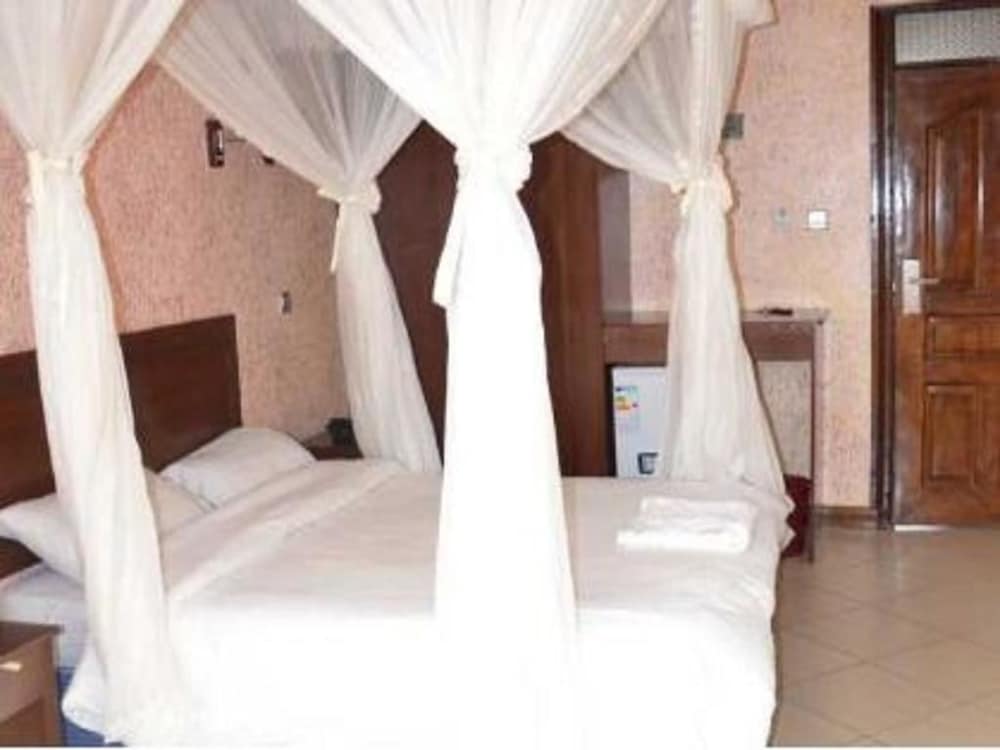 Double or Twin Room photo 1