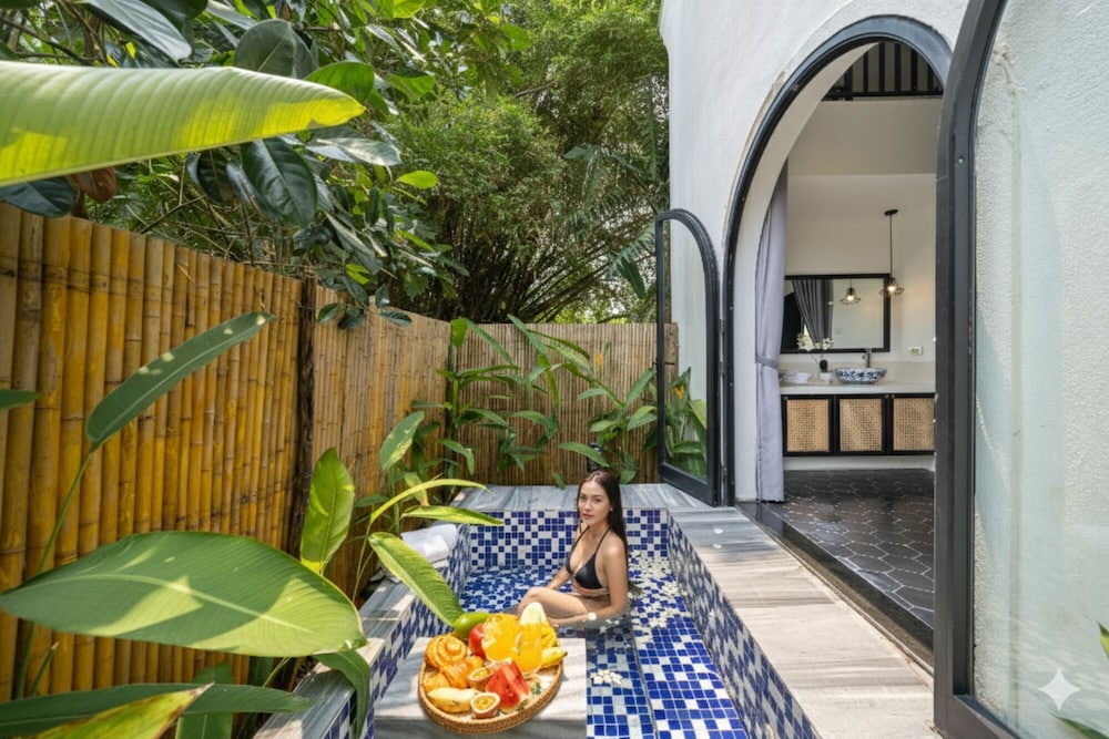 Exclusive Villa, Courtyard View