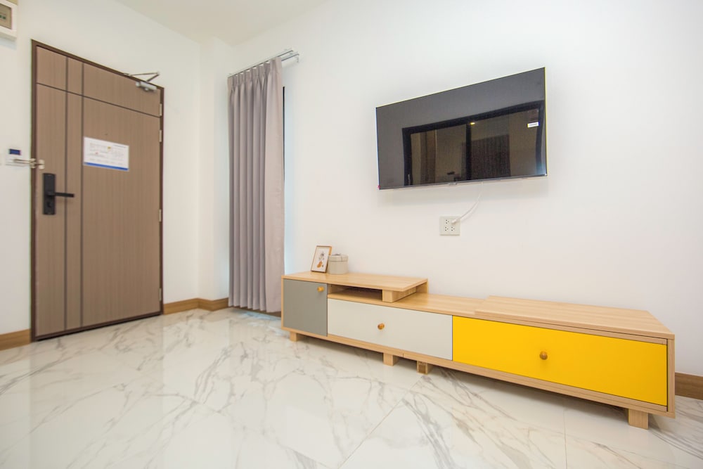 One Bedroom Suite - Photo 12