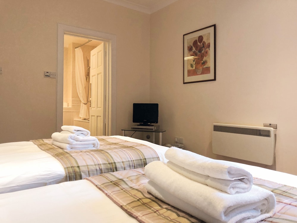 Traditional Apartment, 3 Bedrooms, Garden View photo 1