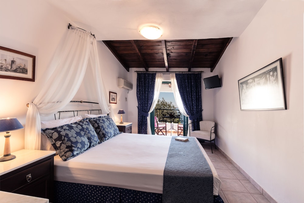 Standard Double Room, Partial Sea View - Photo 8