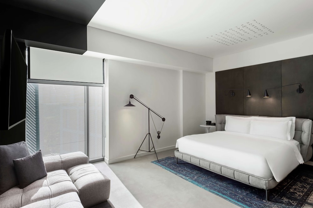 Premium Room, 1 King Bed