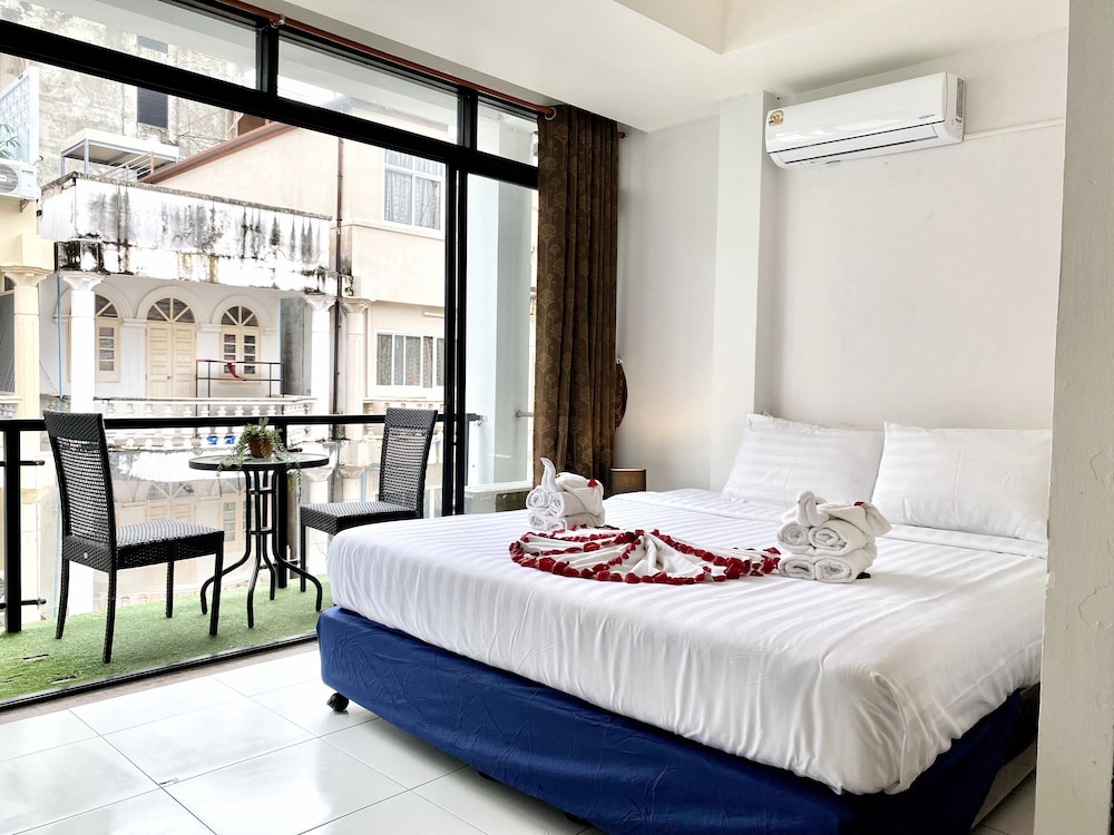 Deluxe Double Room, Balcony - Photo 8