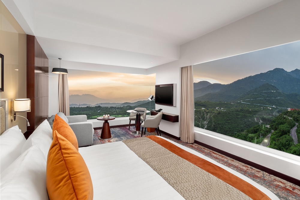 Executive Suite, 1 King Bed (Club Room)
