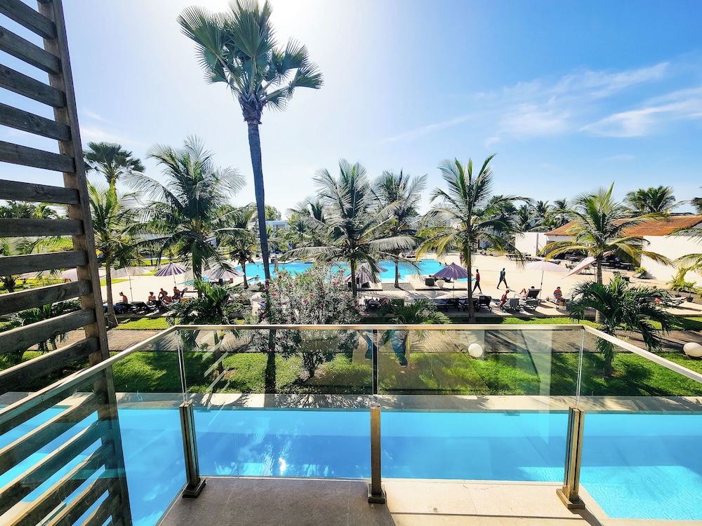 Premium Room, Pool View - Photo 3
