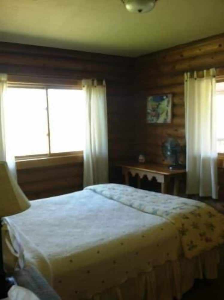 Comfort House, 2 Bedrooms, Mountainside photo 3