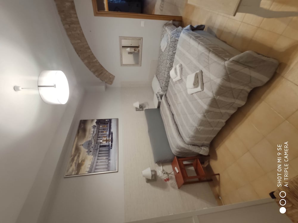 Basic Quadruple Room photo 3