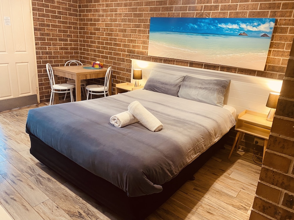 Classic Twin Room, 1 Bedroom, Refrigerator & Microwave, Ground Floor photo 2