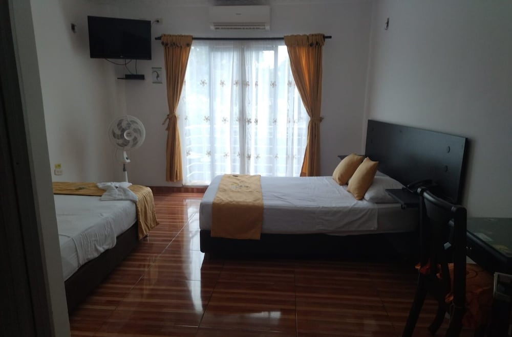 Family Twin Room, Balcony, City View photo 1