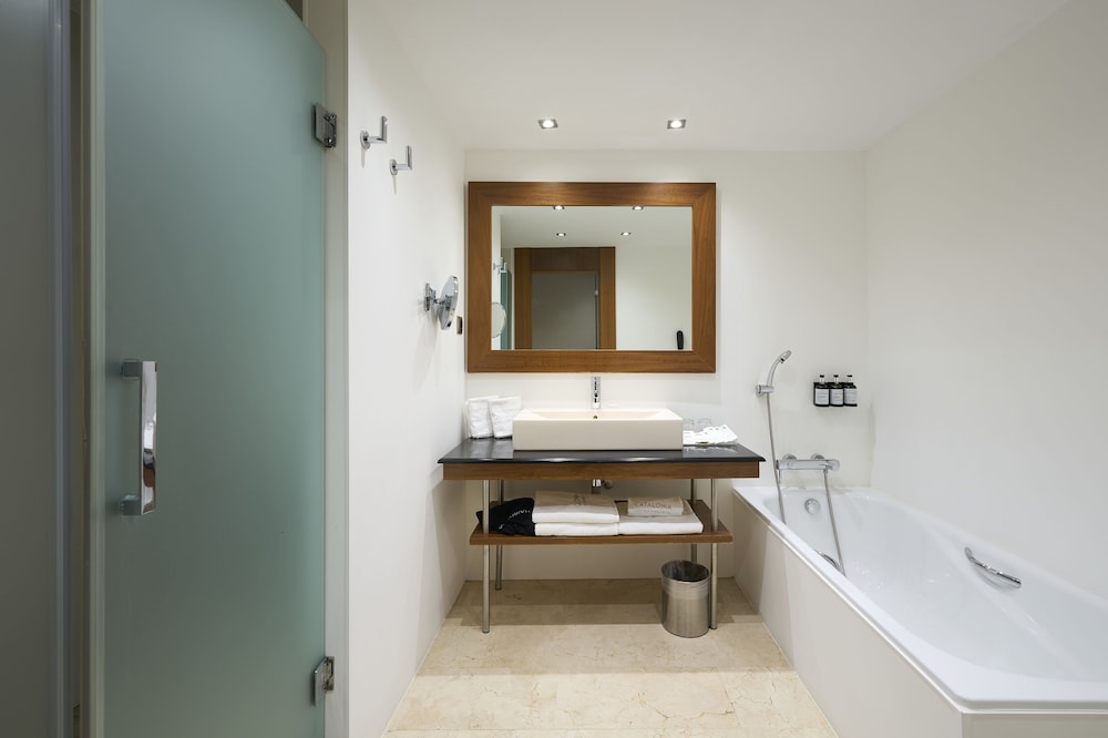 Junior Suite, Private Pool (Single Use) thumbnail 5