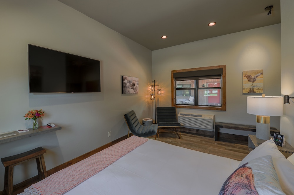 Triplex King photo 2