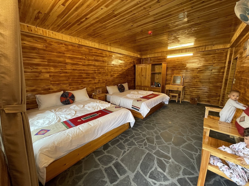 Family Quadruple Room, Balcony, Mountain View photo 3