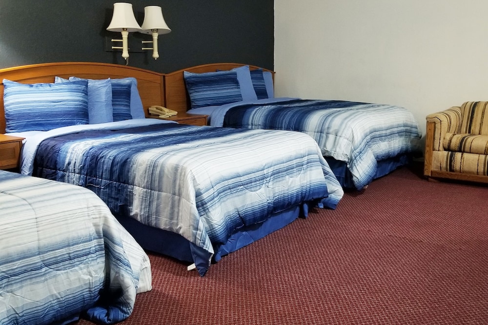 2 Queen Bed 1 Twin Bed and 1 Sofa bed with Kitchenette Non Smoking photo 3