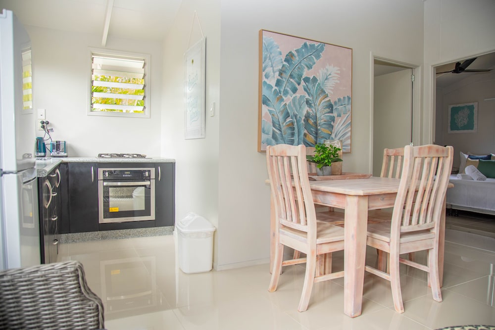 Family Bungalow, 2 Bedrooms, Garden View, Beachfront photo 2