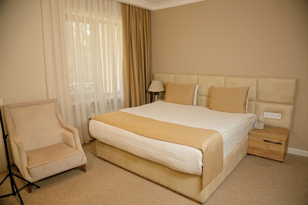 Deluxe Double Room, City View