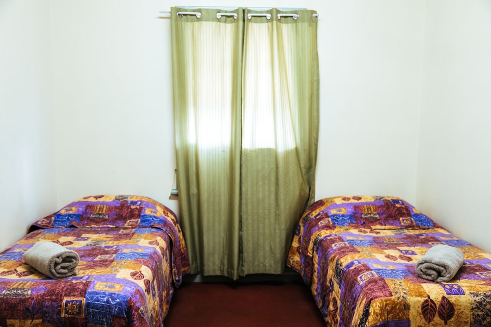 Standard Room, Non Smoking, Shared Bathroom (Twin Room) photo 1