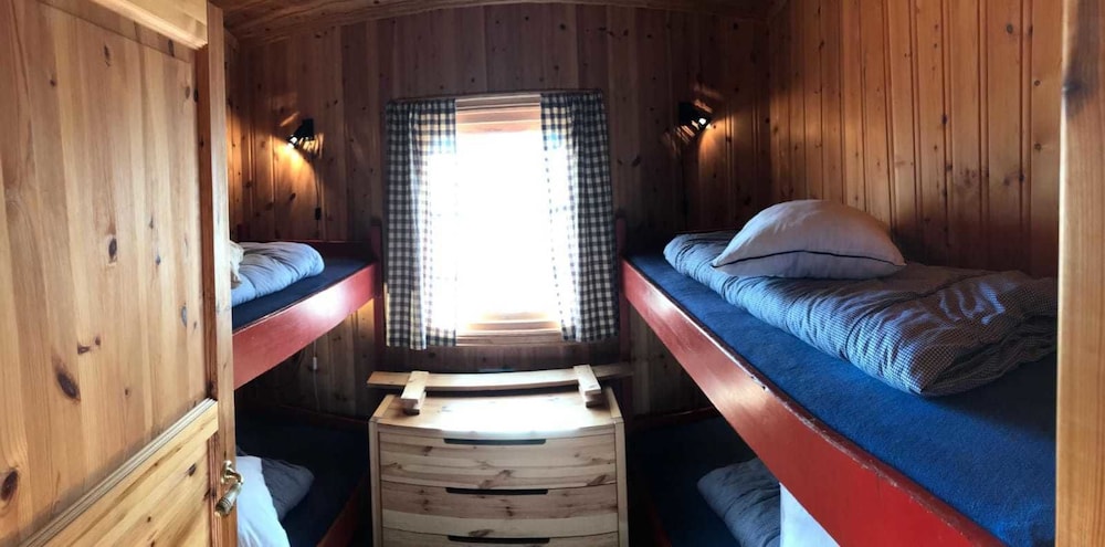 Traditional Cottage, Multiple Beds, Lake View, Lakeside photo 1