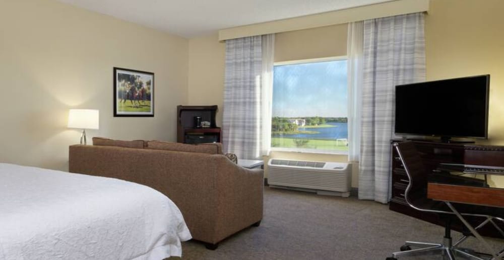 Room, 2 Queen Beds, Lake View - Photo 4