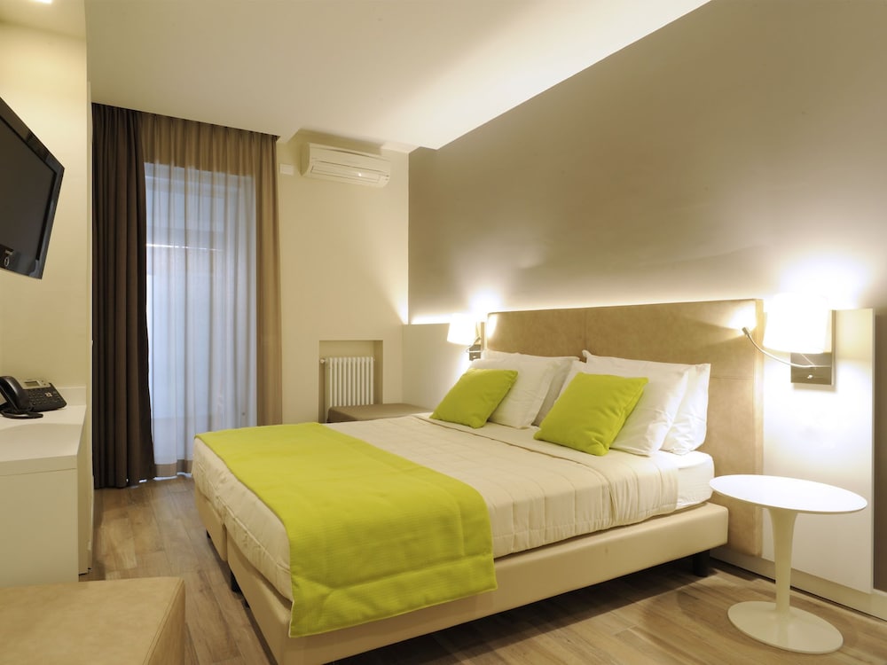 Double or Twin Room - Photo 1