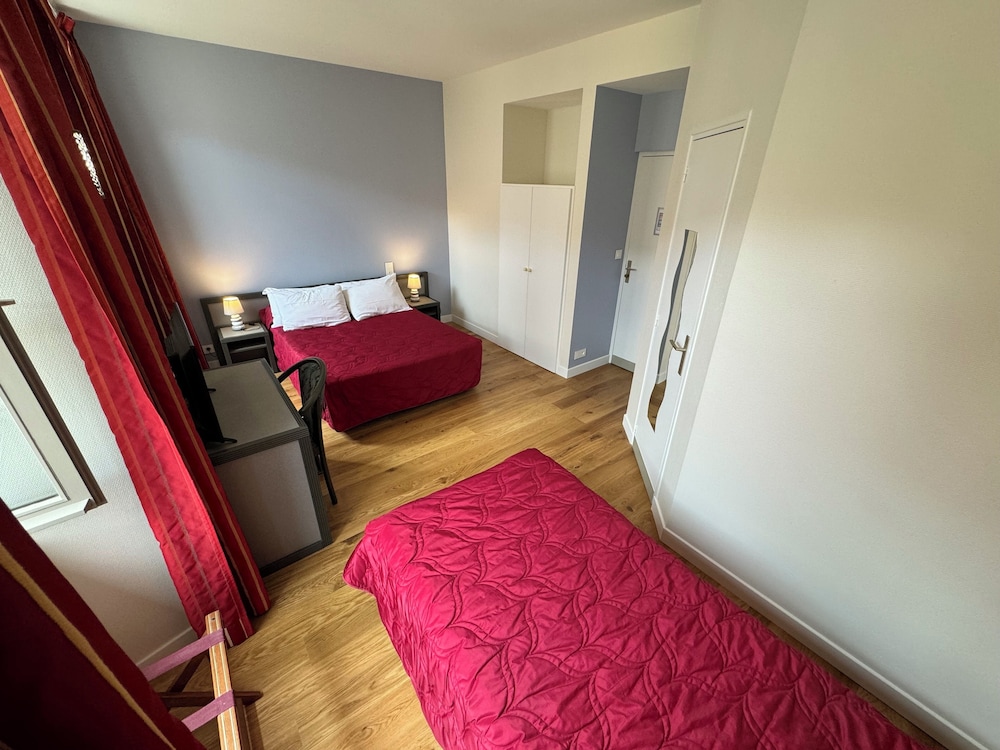 Triple Room, City View