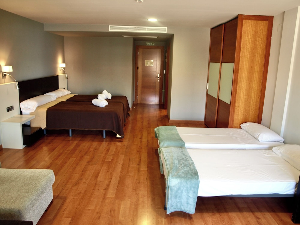 Comfort Quadruple Room, Balcony, City View
