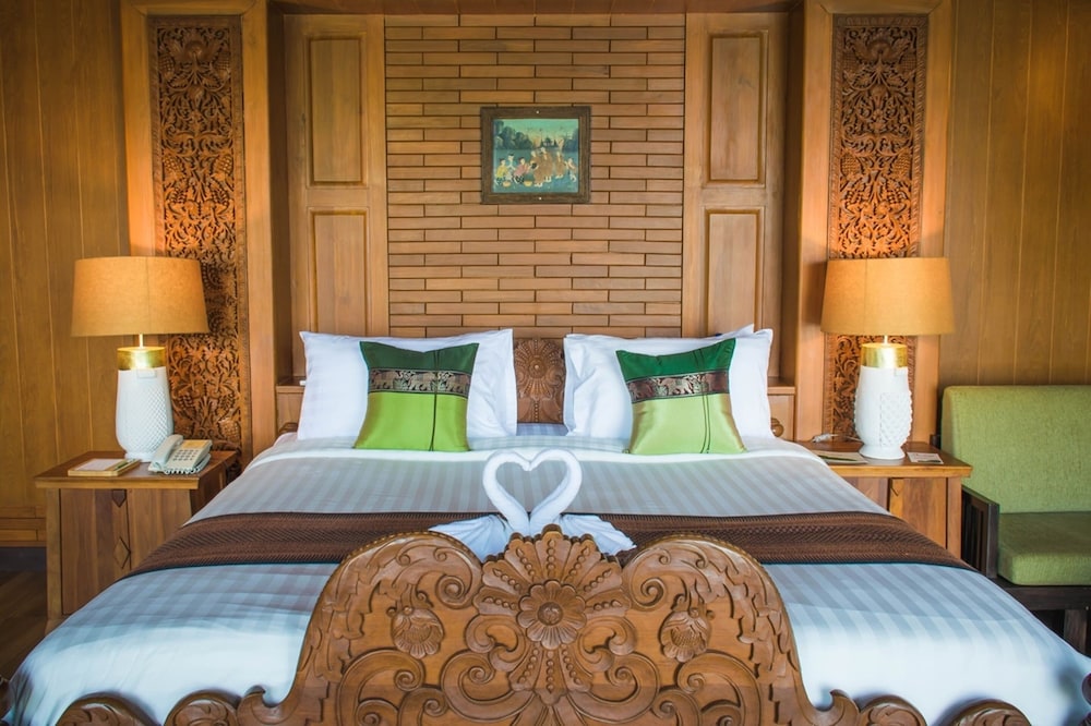 Executive Pool Suite, Sea View - Photo 7