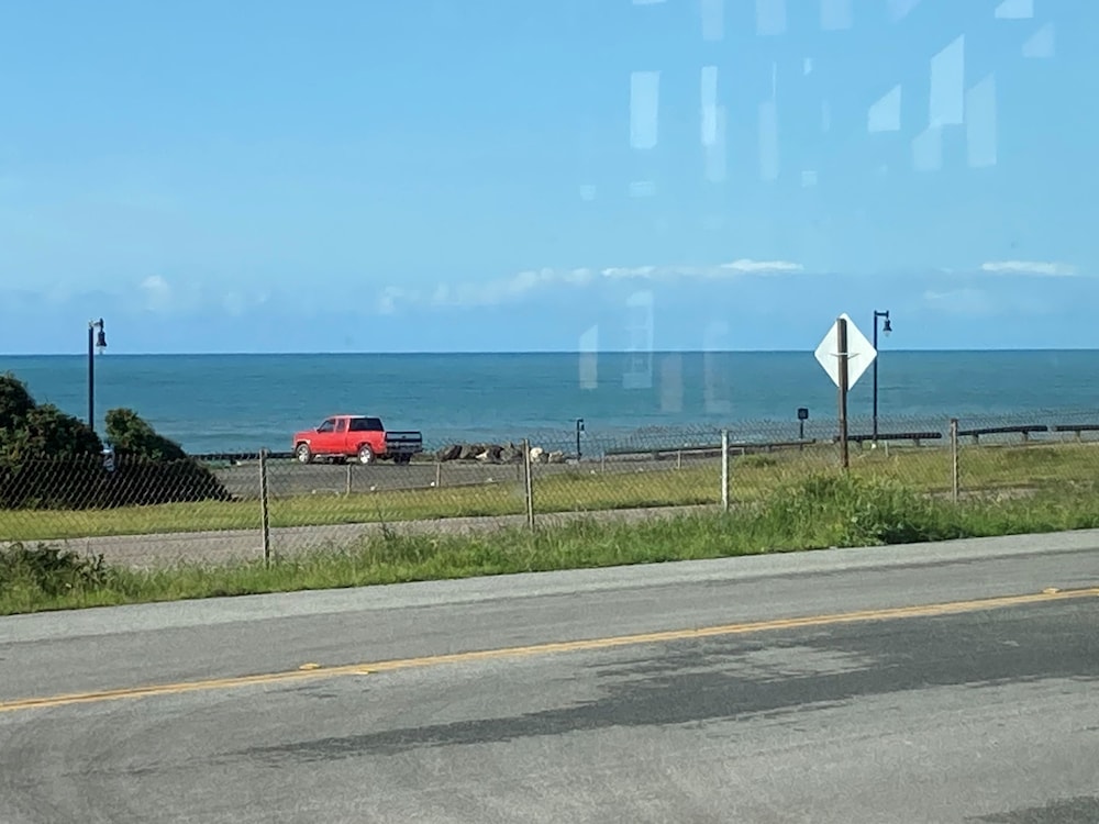 Premium Room, 1 King Bed, Non Smoking, Ocean View - Photo 13