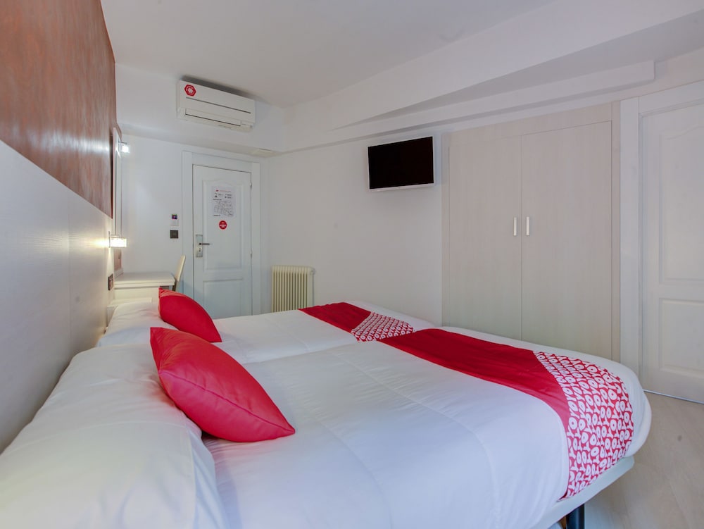 Double Room - Photo 5