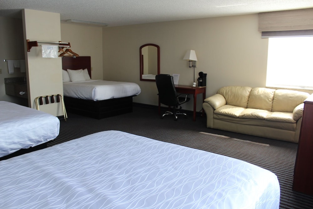 Suite, Multiple Beds, Non Smoking (East Building)