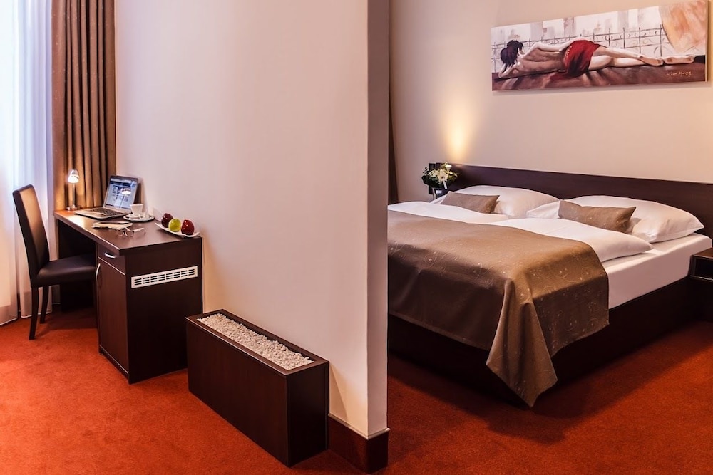 Business Suite photo 1
